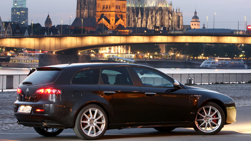 Illustration for article titled Let Us Bestow A Thousand Blessings On The Beautiful Alfa Romeo 159